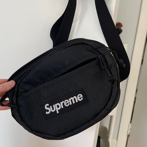 Supreme logo bag